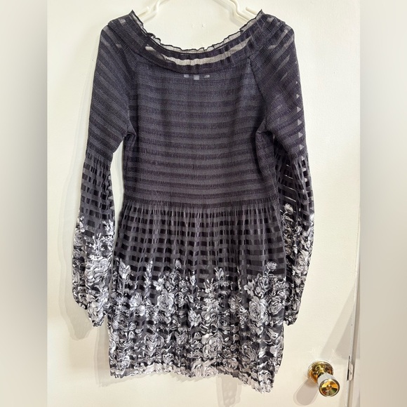 🎉4/30$🎉 Terra Nostra Off-Shoulder Smocked Dress – M 🌹 - Picture 4 of 4